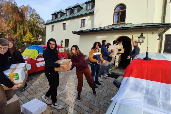 Pomoc młodzieży katolickiego Liceum z Vannes dla Ukrainy
